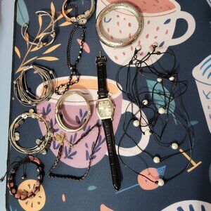 Lot 11 - Bracelet Bundle (16 Pieces)